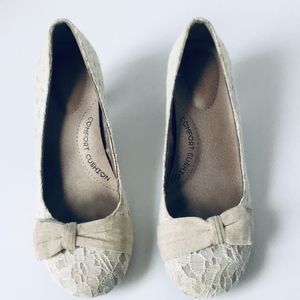 Women's Comfort Cushion, Bone Color Lace pumps 6